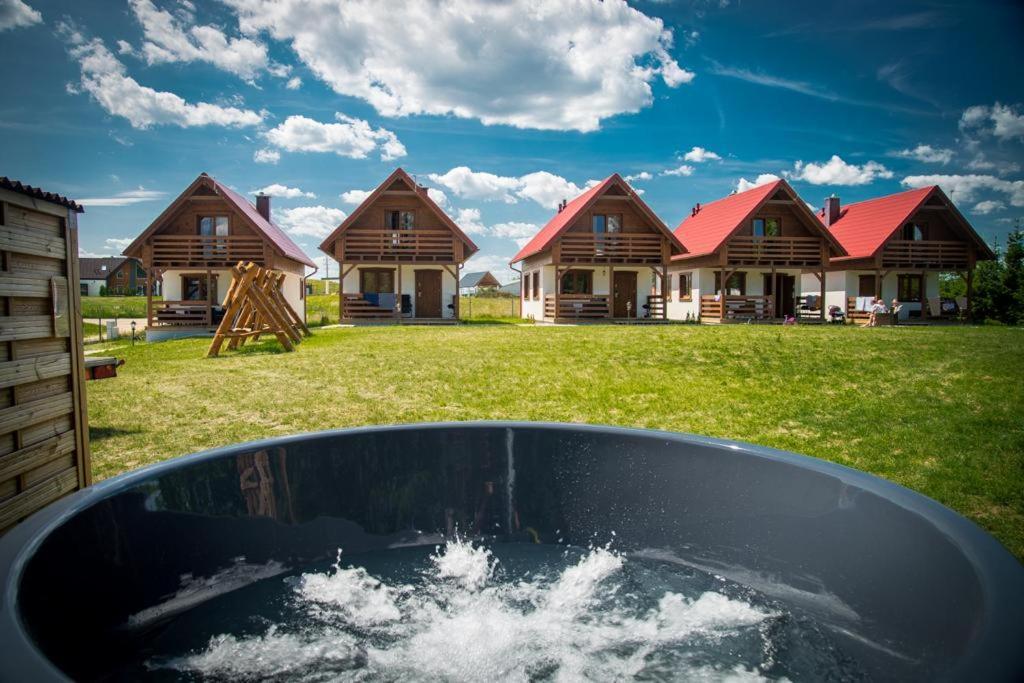 Kalinowy Sad Domki Z Jacuzzi I Sauna Mikołajki Exterior foto