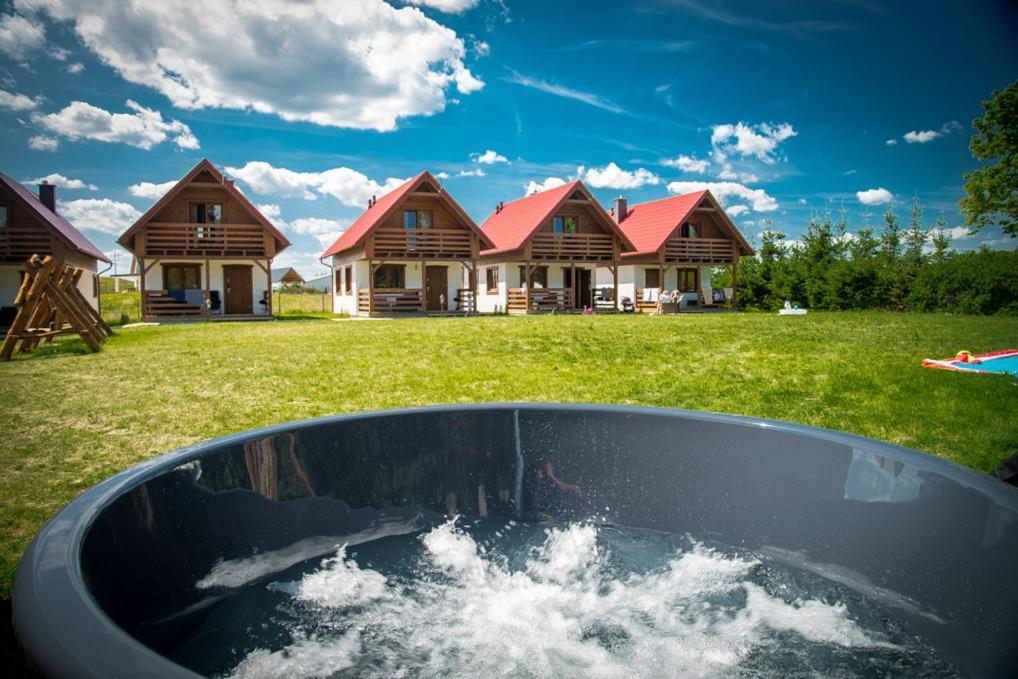 Kalinowy Sad Domki Z Jacuzzi I Sauna Mikołajki Exterior foto